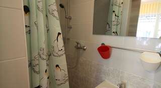 Гостиница Guest House Uyutniy Dvorik Анапа Двухместный номер Делюкс с 1 кроватью и душем-7