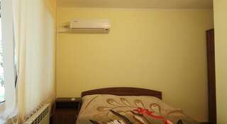 Гостиница Guest House Uyutniy Dvorik Анапа Двухместный номер Делюкс с 1 кроватью и душем-2