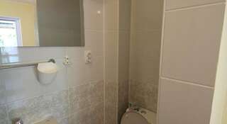 Гостиница Guest House Uyutniy Dvorik Анапа Двухместный номер Делюкс с 1 кроватью и душем-8